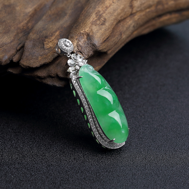 天然糯种飘翠翡翠福豆吊坠-红掌柜