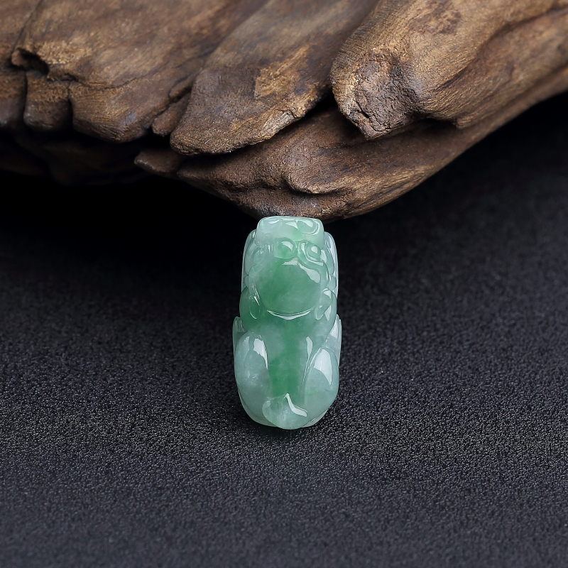 缅甸天然糯种飘翠翡翠貔貅吊坠-红掌柜