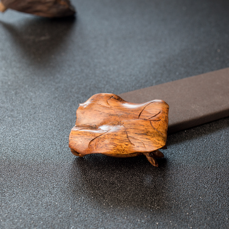 海南天然黄花梨螃蟹手把件-红掌柜