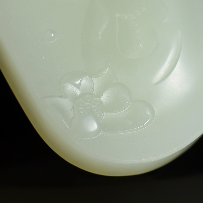 和田玉观音挂坠-红掌柜