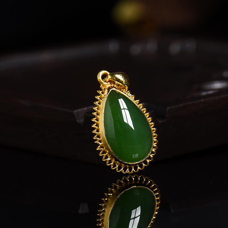 俄罗斯金镶碧玉水滴吊坠-红掌柜