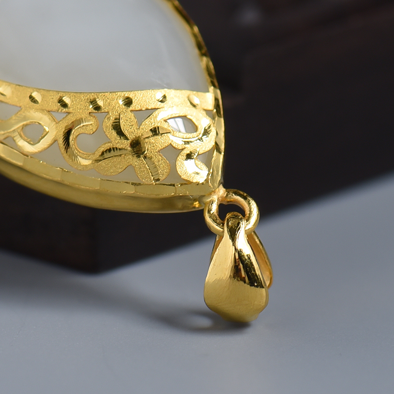 俄料和田玉吊坠-红掌柜