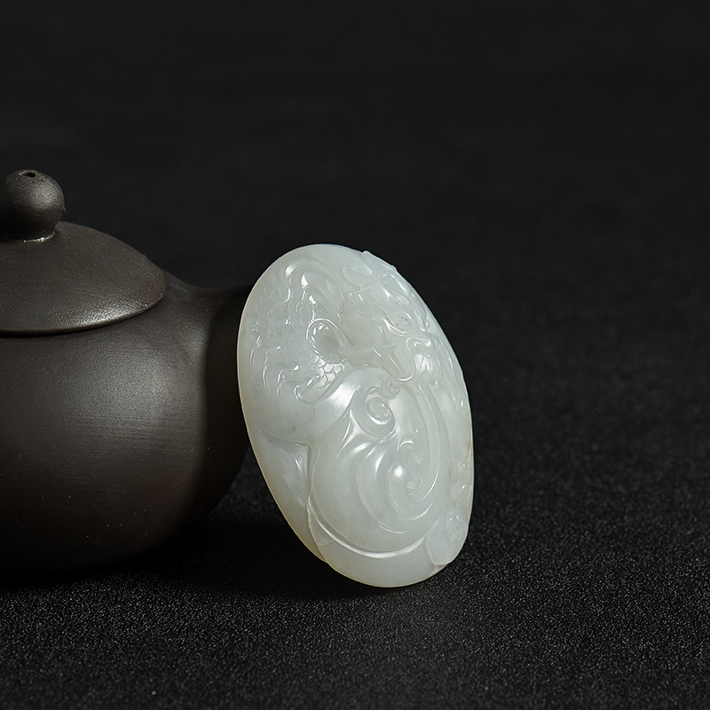 新疆和田白玉籽料龙牌吊坠-红掌柜