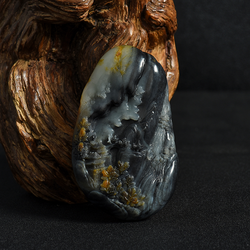 俏色和田玉籽料山水手把件-红掌柜