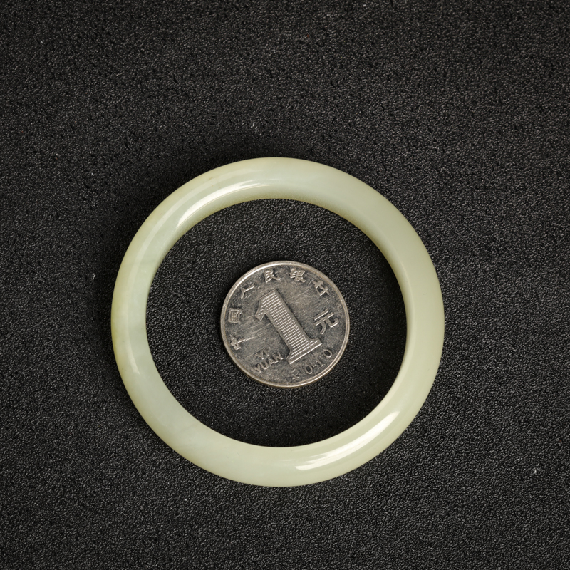 天然青白玉山料手镯-红掌柜