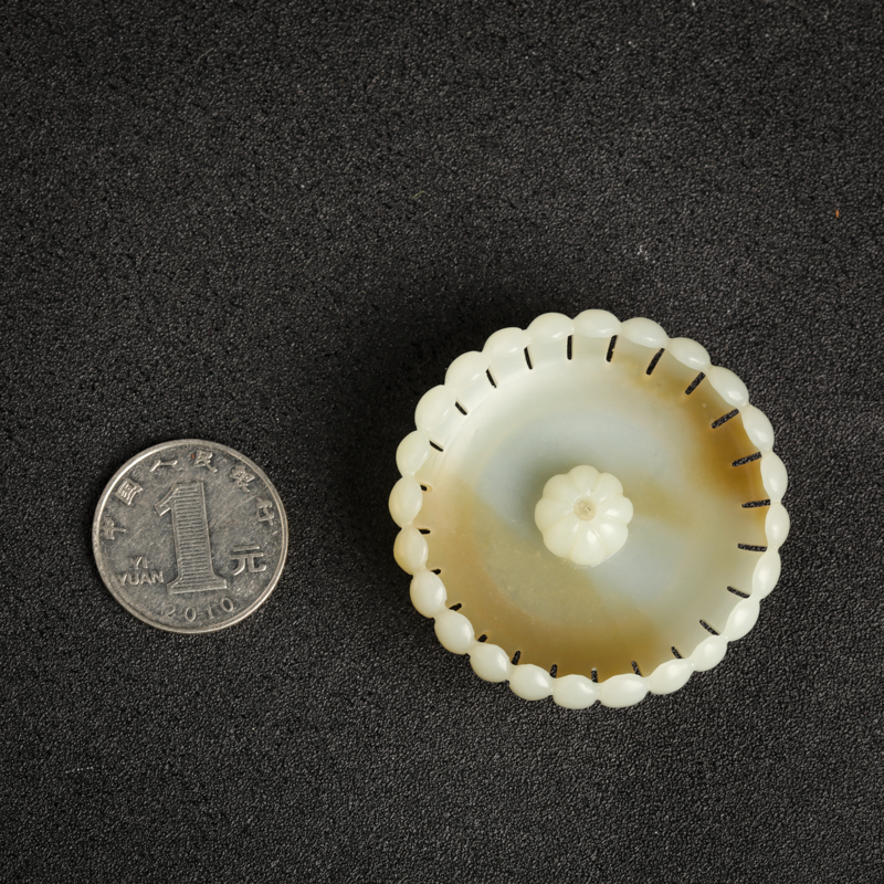 天然和田玉山料摆件-红掌柜