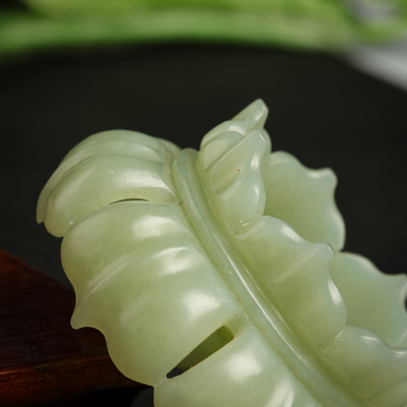 天然青玉山料莲花摆件-红掌柜