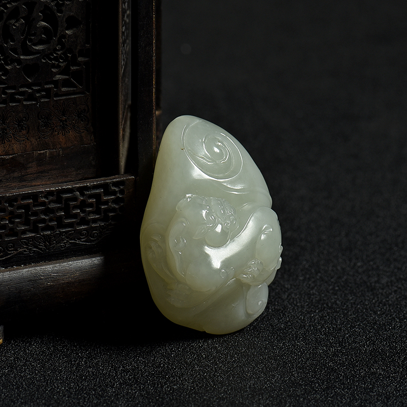 和田白玉籽料貔貅吊坠-红掌柜