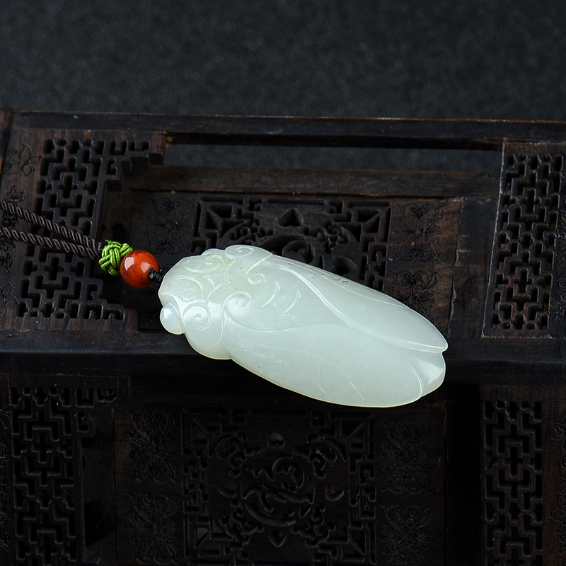 天然和田玉一鸣惊人吊坠-红掌柜