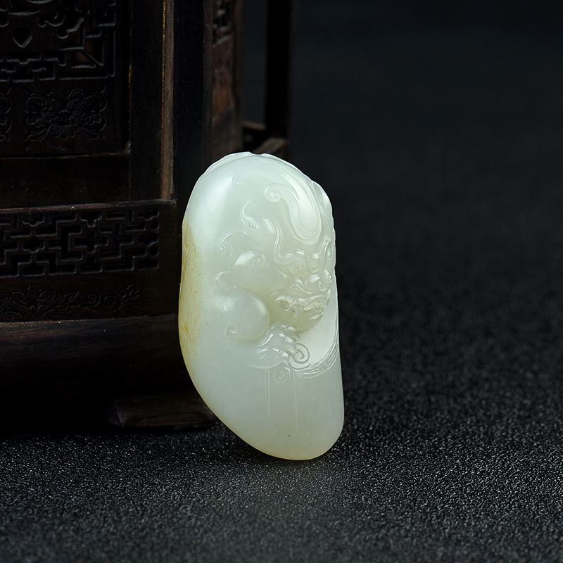 和田白玉籽料貔貅吊坠-红掌柜