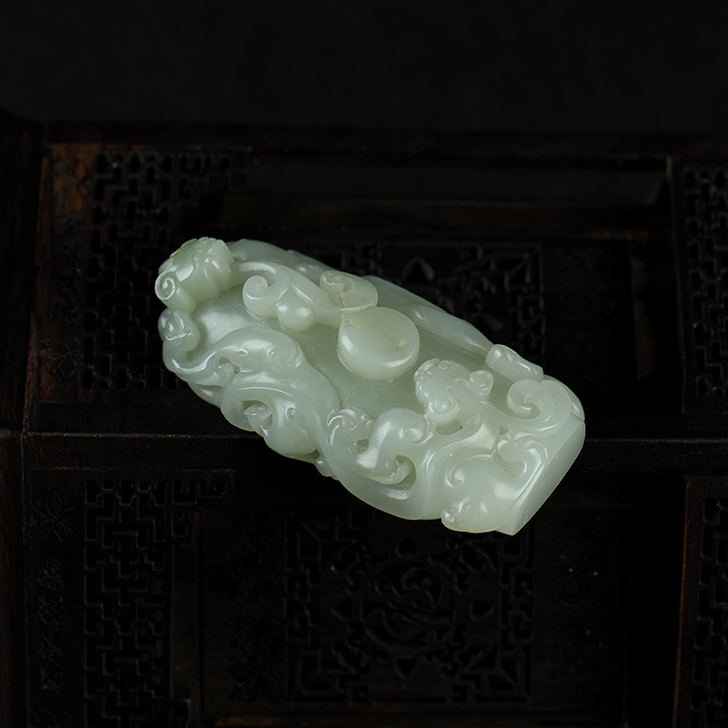 新疆和田白玉双龙戏珠吊坠-红掌柜