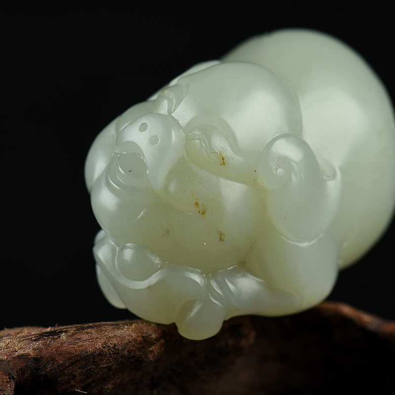 新疆和田白玉籽料亥猪吊坠-红掌柜