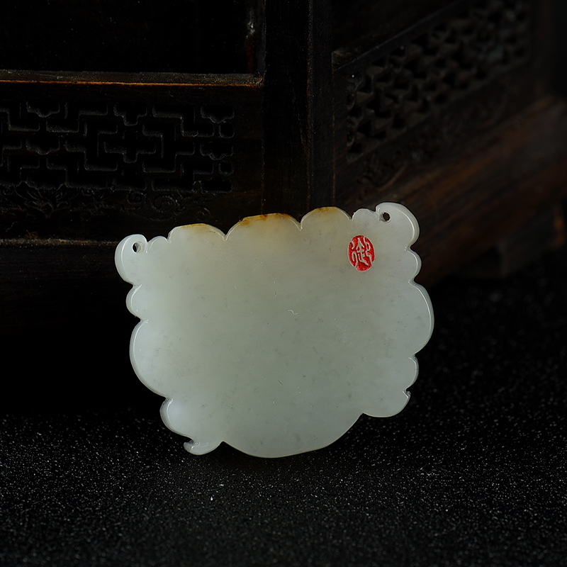 新疆和田白玉籽料瑞兽吊坠-红掌柜