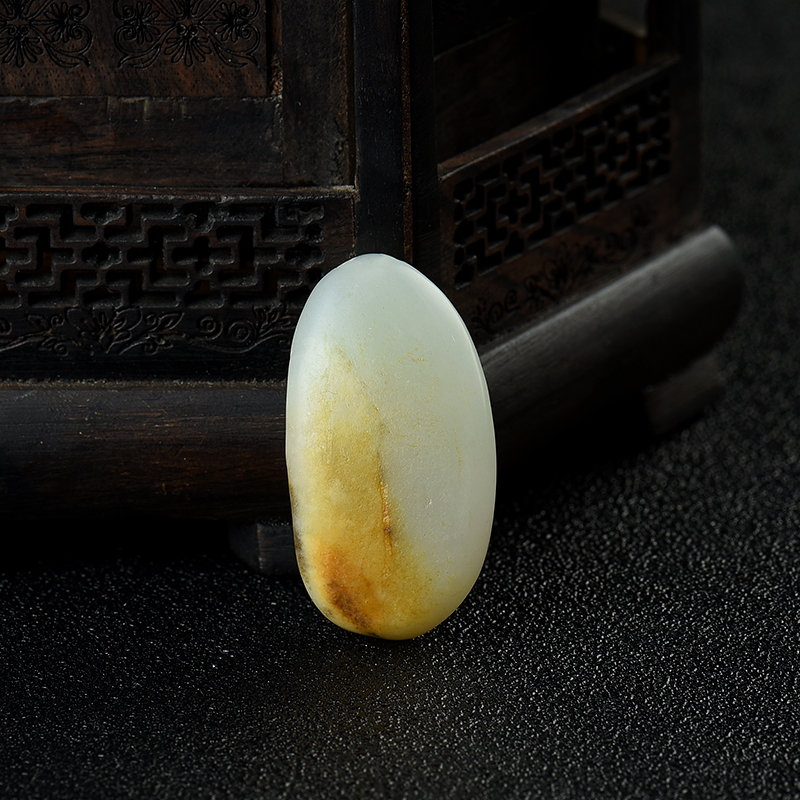 新疆和田白玉籽料瑞兽吊坠-红掌柜