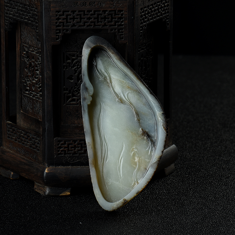 新疆和田籽料摆件-红掌柜