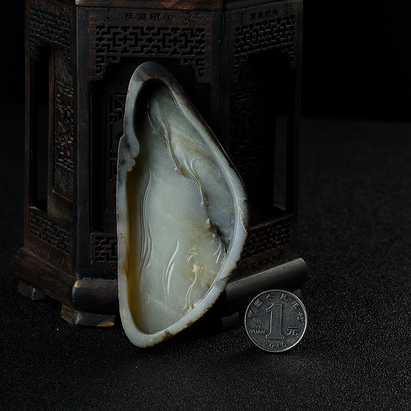 天然和田俏色籽料-红掌柜