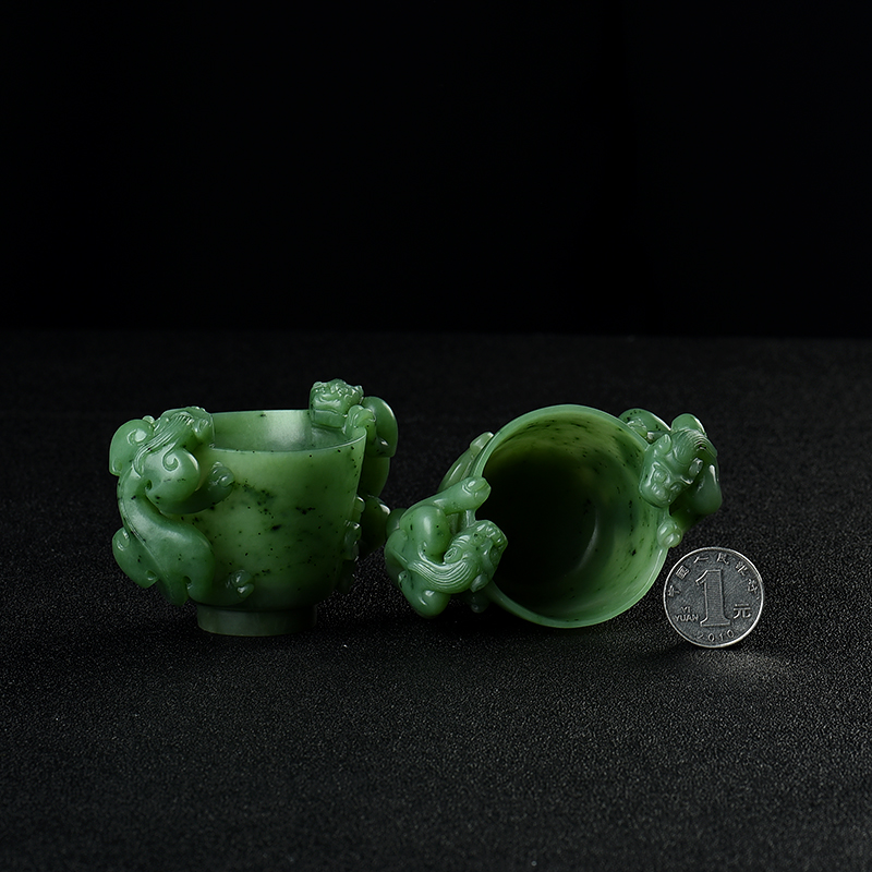 天然和田碧玉山料摆件-红掌柜