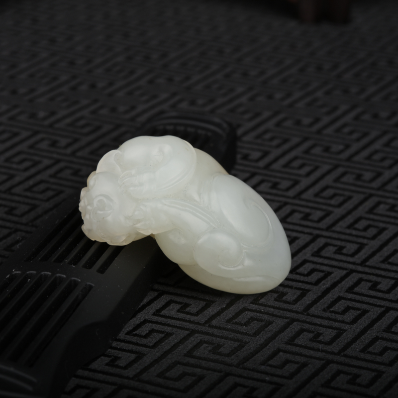 籽料和田玉瑞兽吊坠-红掌柜