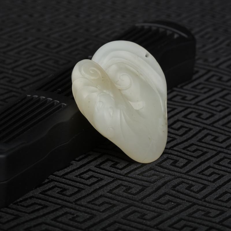 和田白玉蝙蝠吊坠-红掌柜