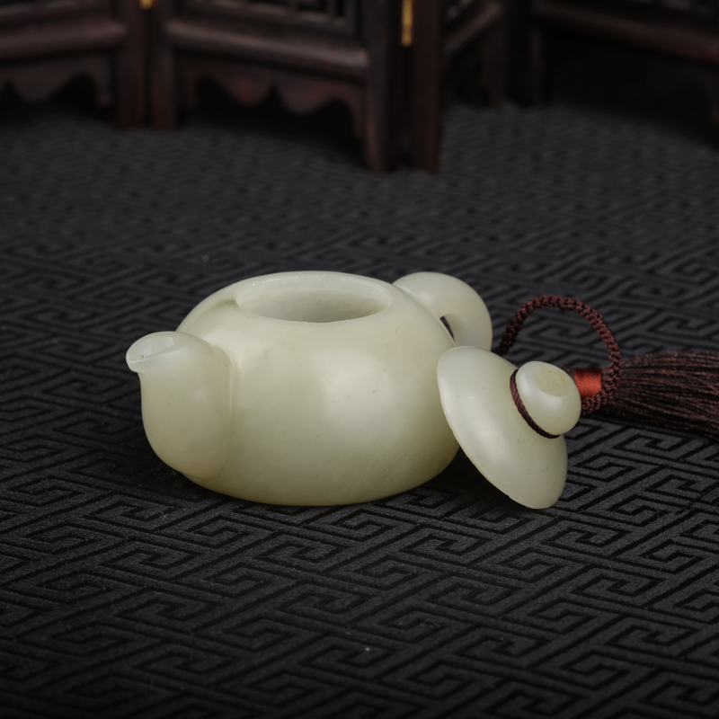 新疆山料和田青白玉把把壶手把件-红掌柜