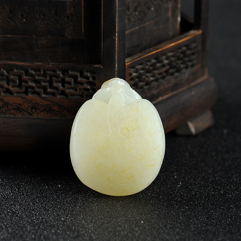 籽料和田青白玉龙龟吊坠-红掌柜