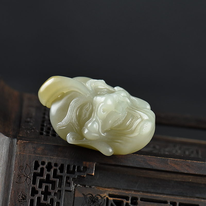 新疆天然籽料和田青白玉-红掌柜