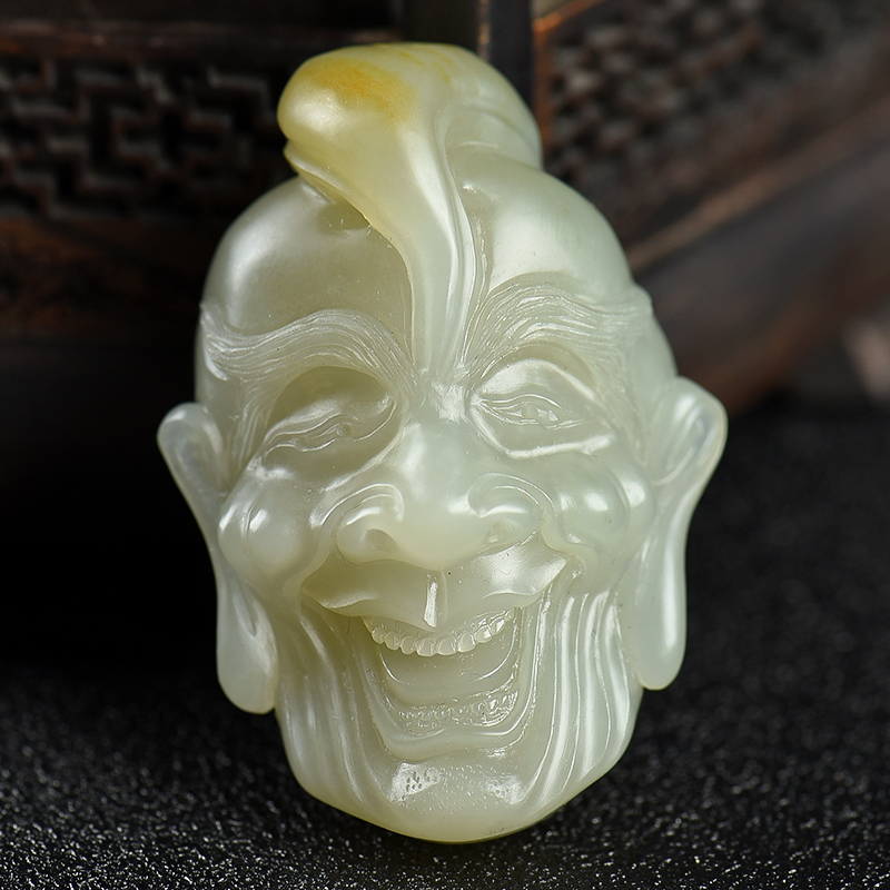 天然籽料和田青白玉罗汉吊坠-红掌柜