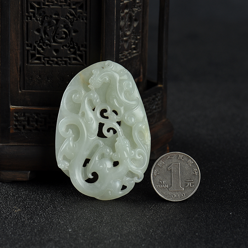 天然籽料和田青白玉仿古龙吊坠-红掌柜