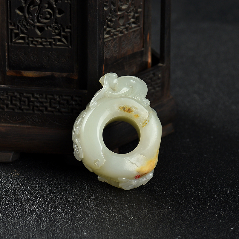 籽料俏色和田玉貔貅手把件-红掌柜