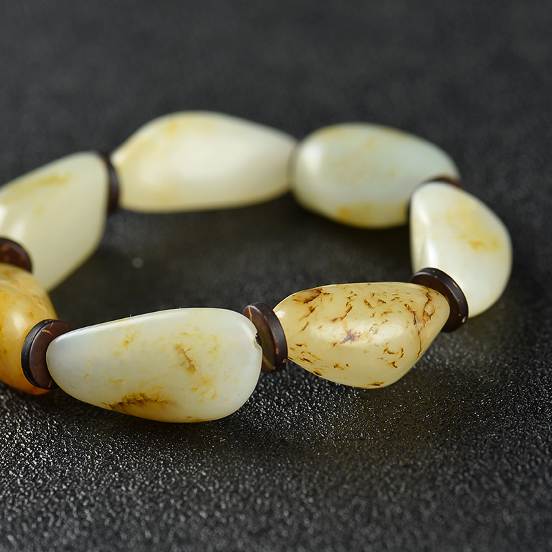 新疆天然籽料俏色和田玉随形手串-红掌柜