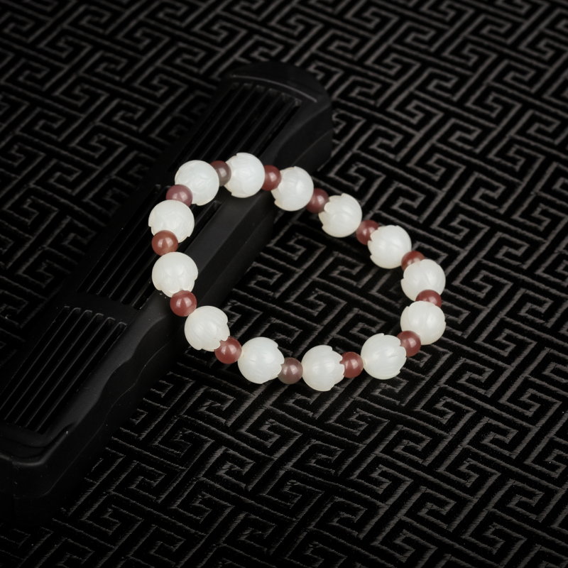 俄罗斯山料和田白玉莲花手链-红掌柜