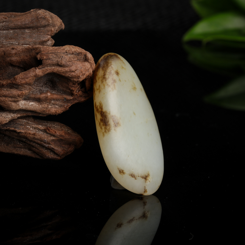 天然籽料俏色和田玉随形吊坠-红掌柜