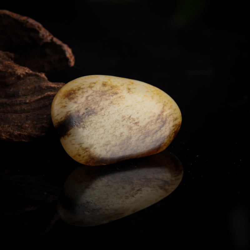 新疆和田玉随形吊坠-红掌柜