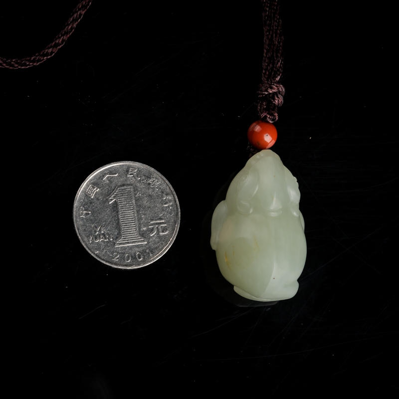 和田玉招财进宝吊坠-红掌柜