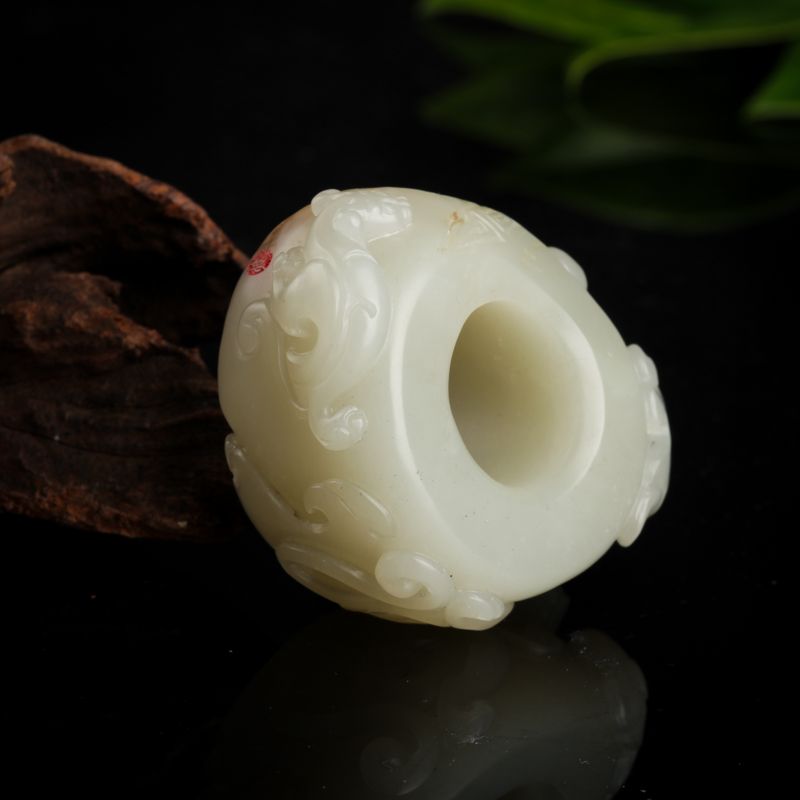 俏色和田玉扳指-红掌柜