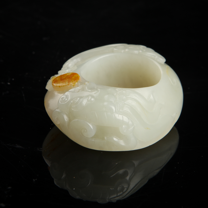 籽料俏色和田玉辰龙戒指-红掌柜