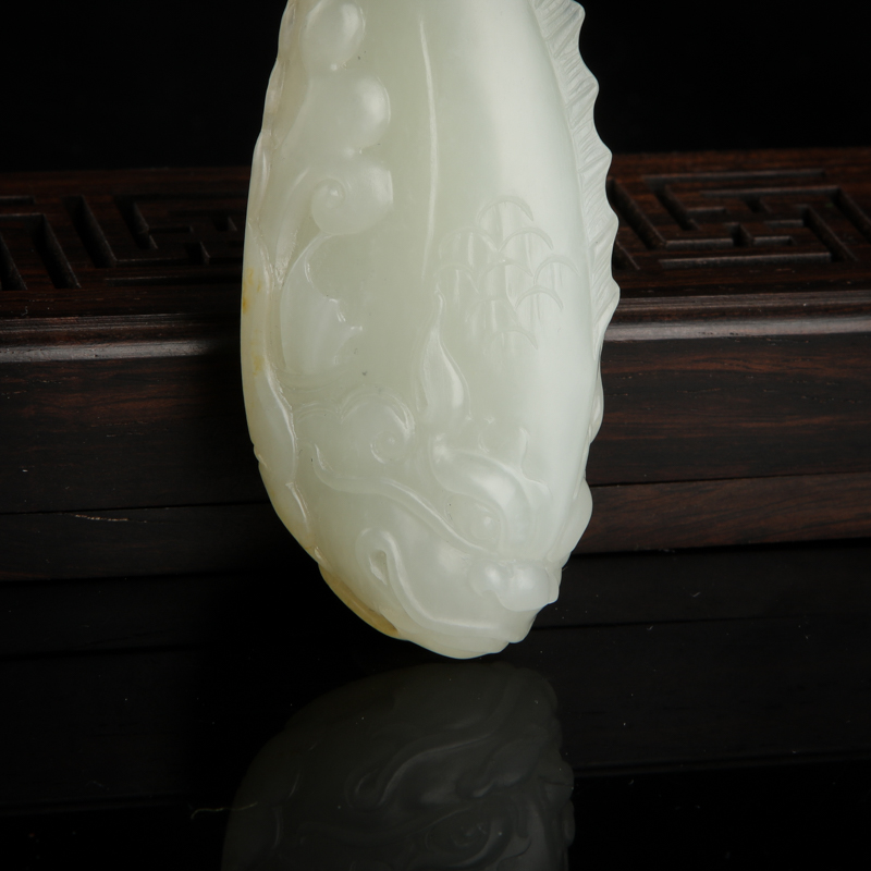 和田白玉年年有余吊坠-红掌柜