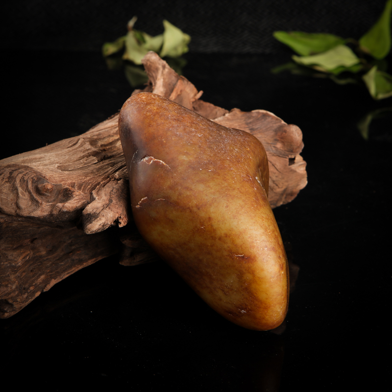 俏色和田玉随形原矿-红掌柜