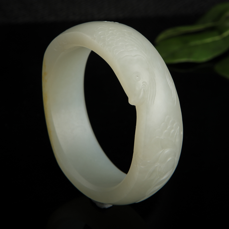 56.5mm籽料和田白玉年年有余手镯-红掌柜