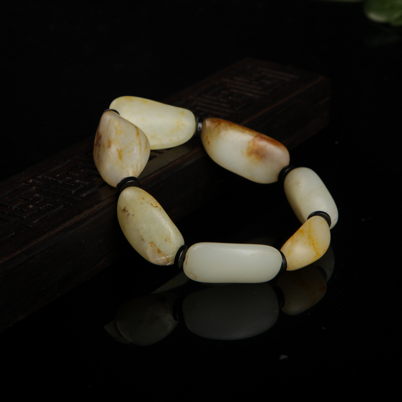 俏色和田玉随形手串-红掌柜