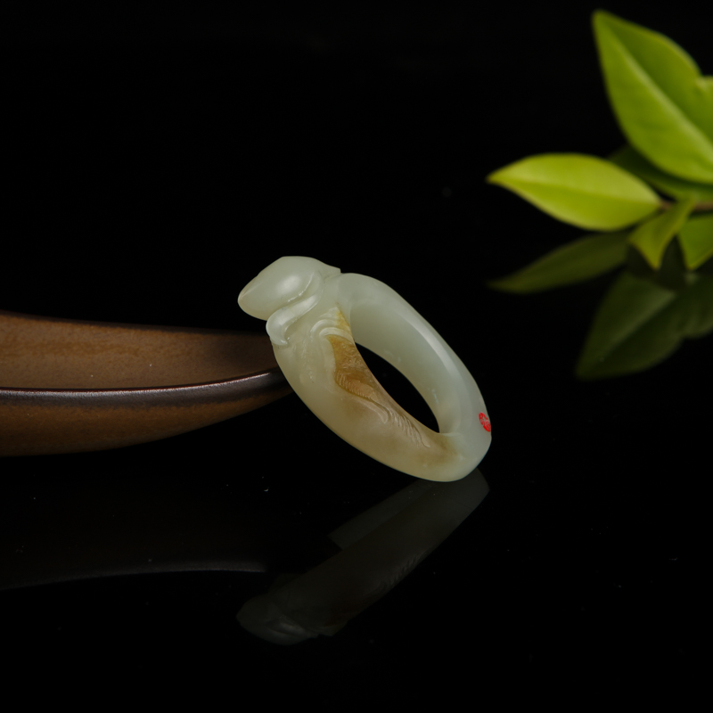 俏色和田玉莲花扳指-红掌柜
