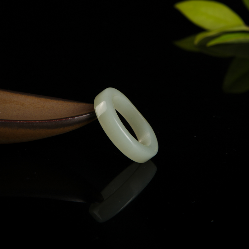 和田青白玉戒指-红掌柜