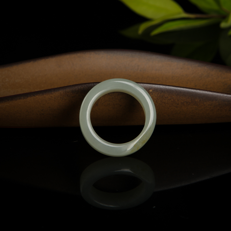 天然和田青白玉戒指-红掌柜