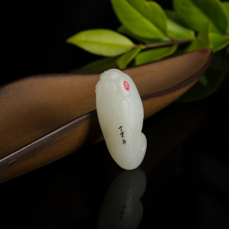 天然籽料和田白玉年年有余吊坠-红掌柜