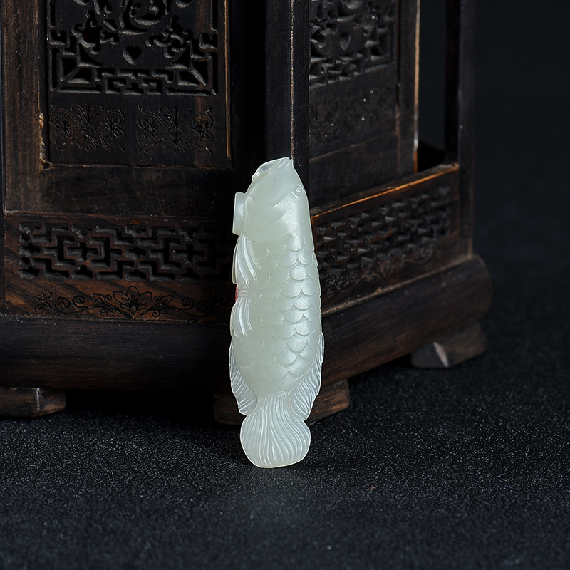 籽料和田白玉年年有余吊坠-红掌柜