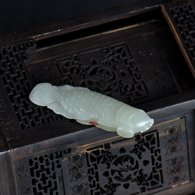 和田玉年年有余吊坠-红掌柜