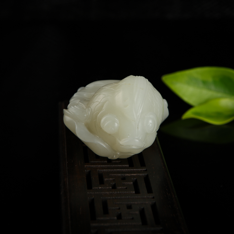 籽料和田白玉年年有余吊坠-红掌柜