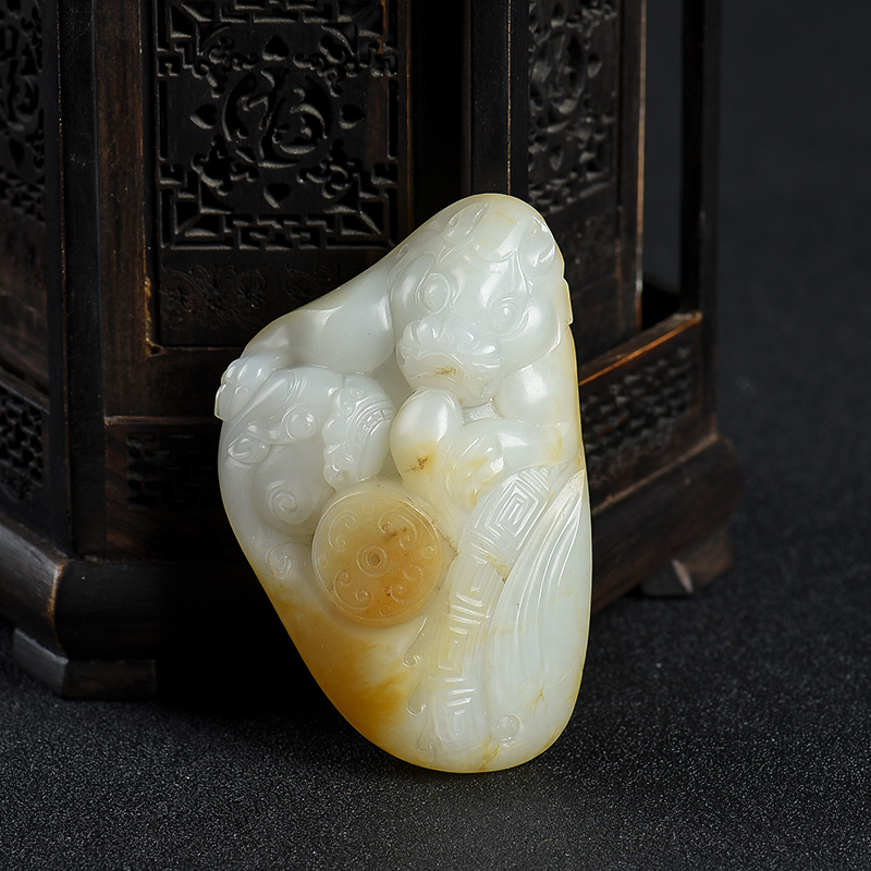 天然籽料俏色和田玉貔貅手把件-红掌柜