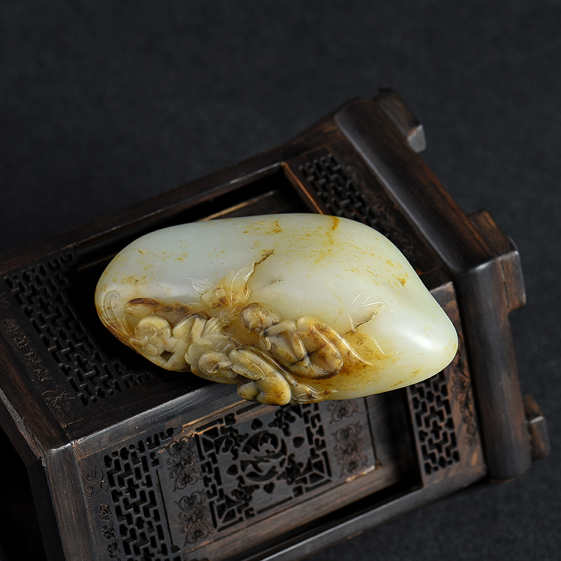 天然籽料和田玉三不猴手把件-红掌柜