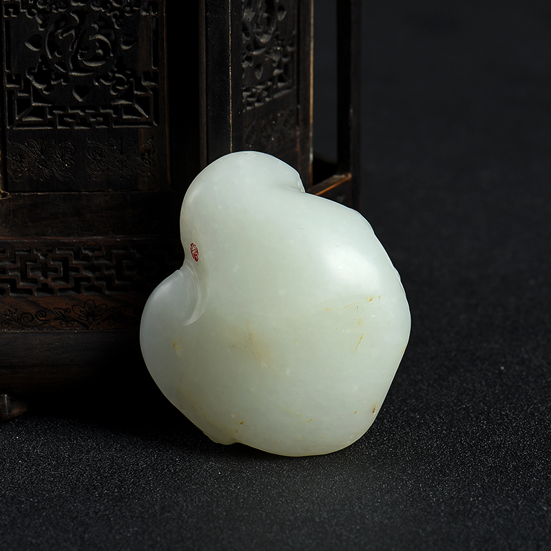 天然籽料和田玉双龙戏珠手把件-红掌柜